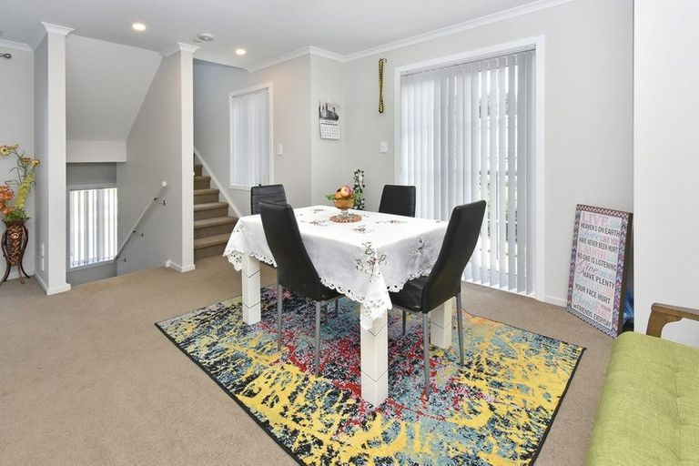 Photo of property in 24 Fernly Rise, Flat Bush, Auckland, 2019