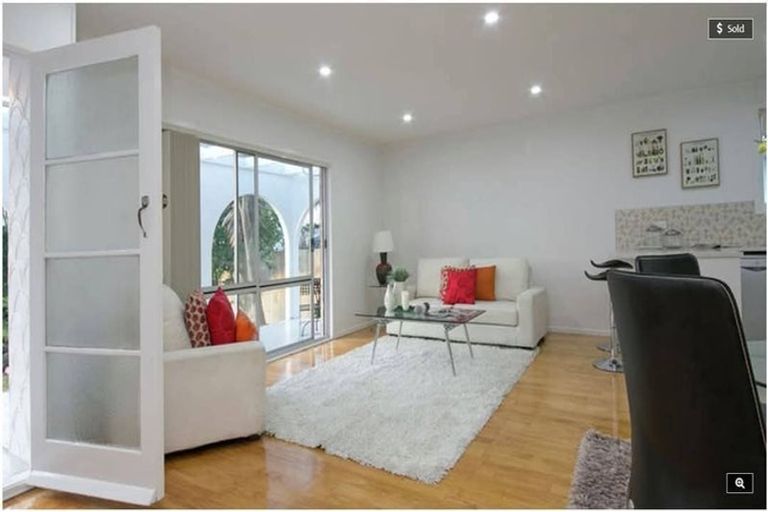 Photo of property in 31 Waipani Road, Te Atatu Peninsula, Auckland, 0610