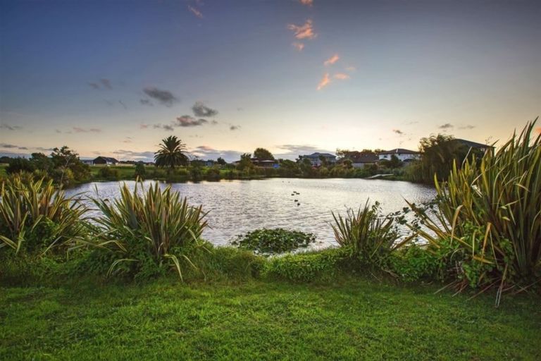 Photo of property in 15 Bridford Way, Paraparaumu, 5032