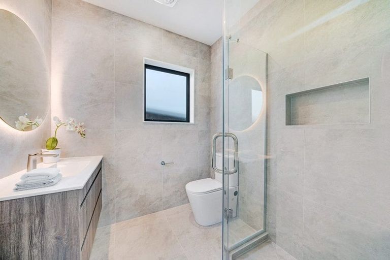 Photo of property in 8 Evergreen Parade, Rosehill, Papakura, 2113