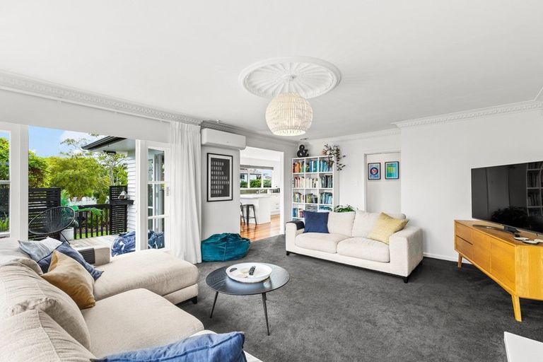 Photo of property in 1 Allington Road, Massey, Auckland, 0614