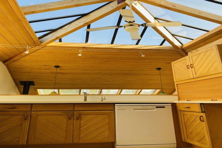 Photo of property in 5 Bevyn Street, Castor Bay, Auckland, 0620