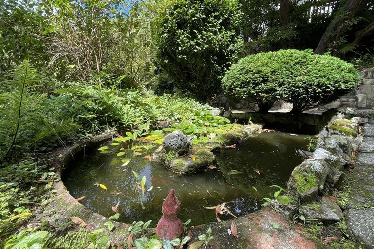 Photo of property in 79 Nicholson Road, Khandallah, Wellington, 6035