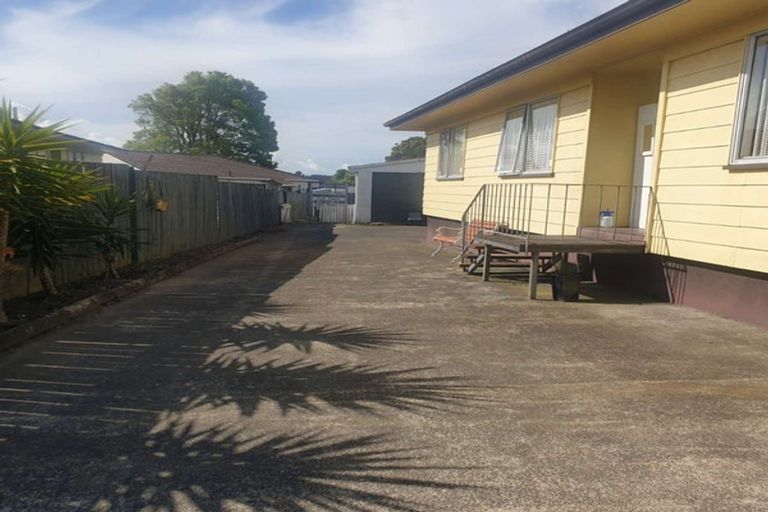 Photo of property in 190 Universal Drive, Henderson, Auckland, 0610