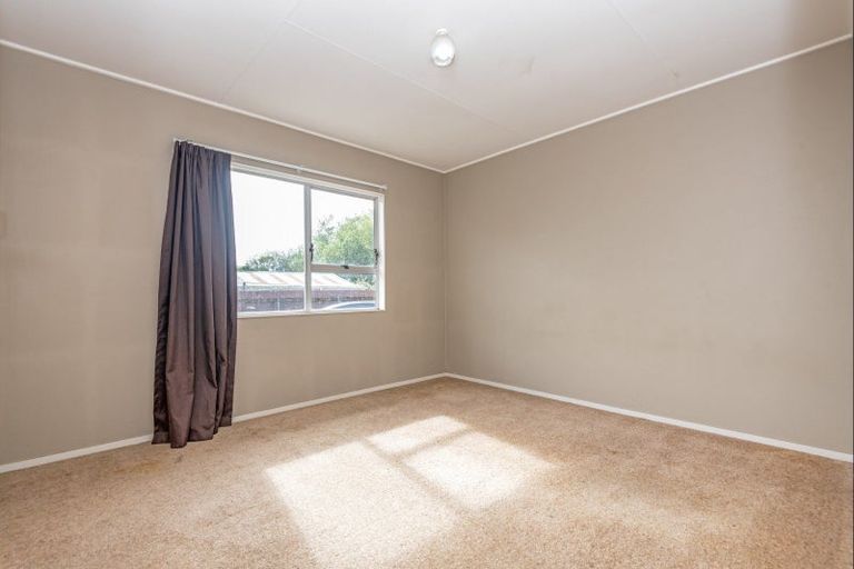 Photo of property in 40 Geraldine Crescent, Cloverlea, Palmerston North, 4412