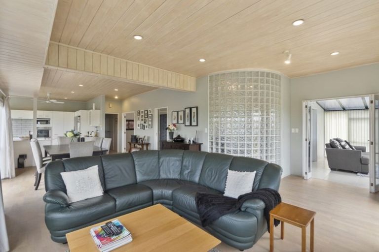 Photo of property in 16 Minchin Crescent, St Andrews, Hamilton, 3200