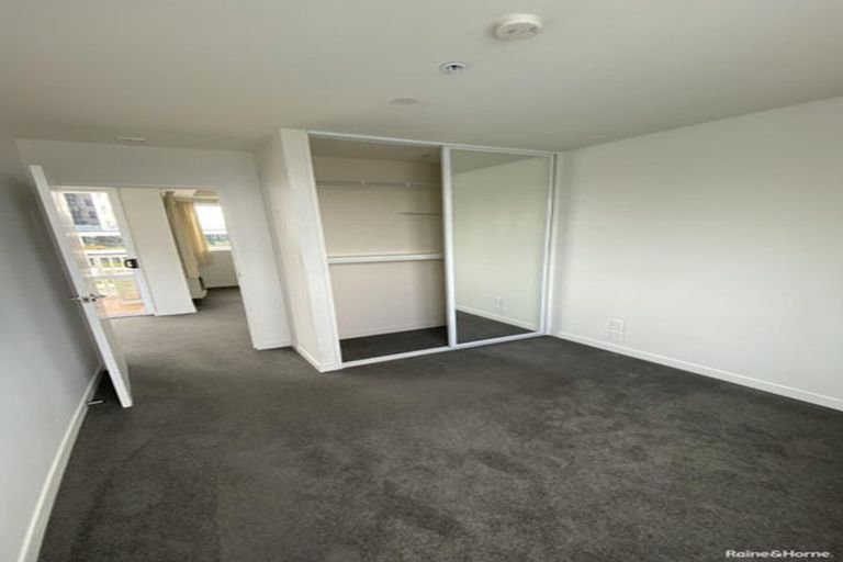 Photo of property in Beaumont Apartments, 14/12 Maunganui Road, Mount Maunganui, 3116