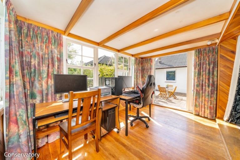 Photo of property in 52 Brentwood Street, Trentham, Upper Hutt, 5018