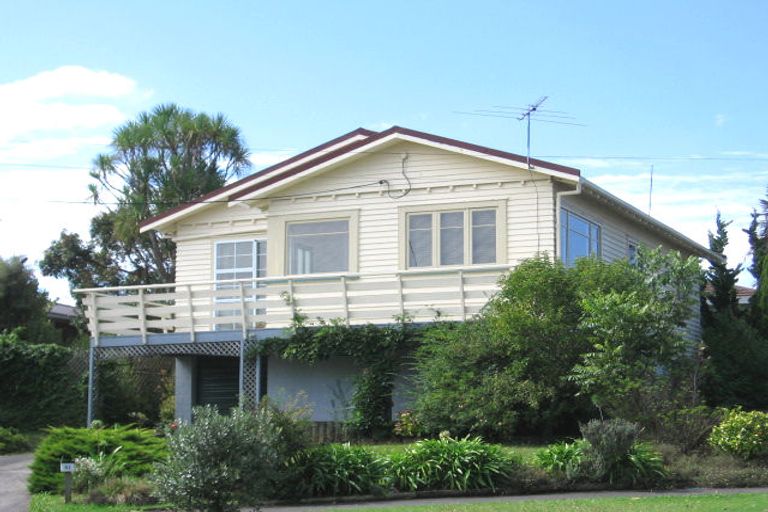 Photo of property in 41 Norcross Avenue, Henderson, Auckland, 0612