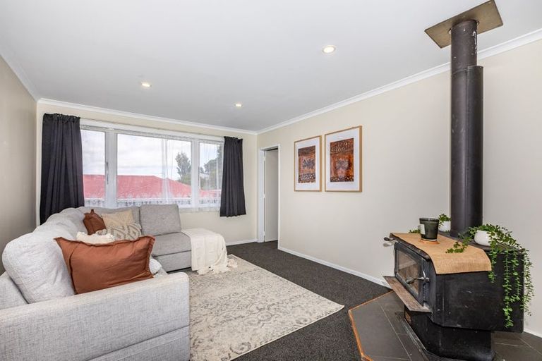 Photo of property in 17 Sombrero View, Ascot Park, Porirua, 5024