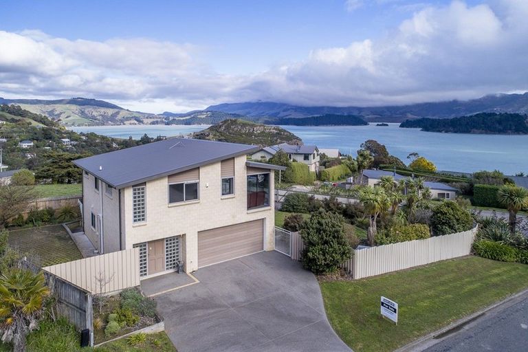 Photo of property in 2 Athol Place, Diamond Harbour, 8971