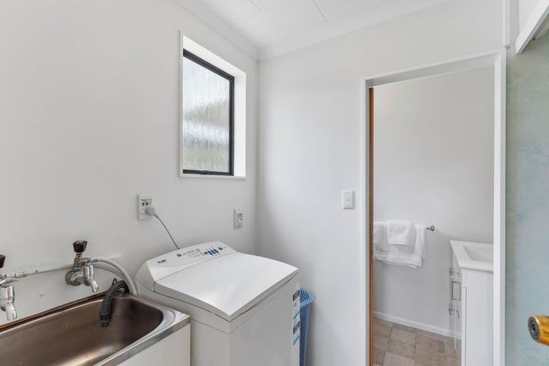 Photo of property in 13 Atua Street, Waikanae Beach, Waikanae, 5036