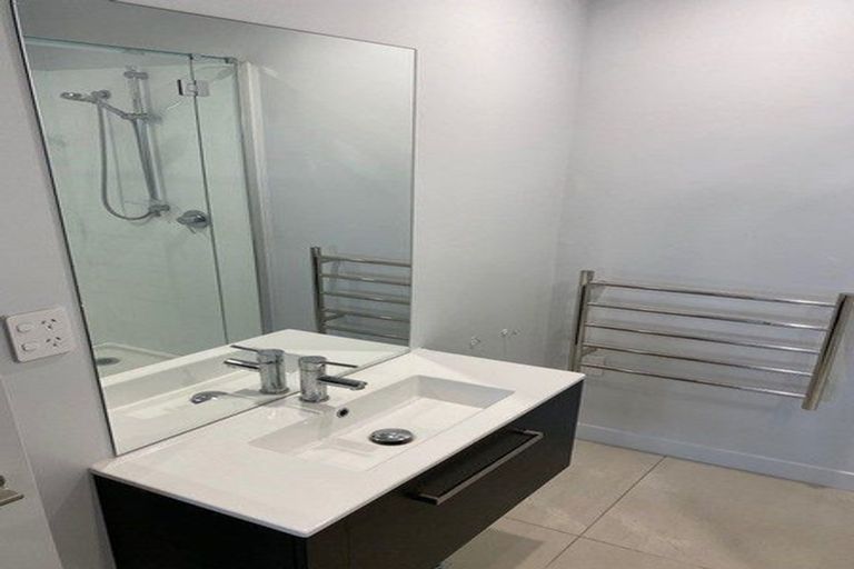 Photo of property in Frank Sargeson Apts, 5/74g Anzac Street, Takapuna, Auckland, 0622