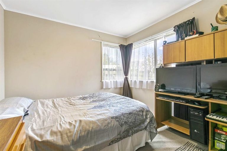 Photo of property in 115 Chichester Drive, Rosehill, Papakura, 2113