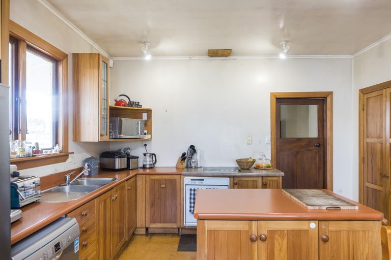 Photo of property in 10 Stewart Crescent, Hokowhitu, Palmerston North, 4410