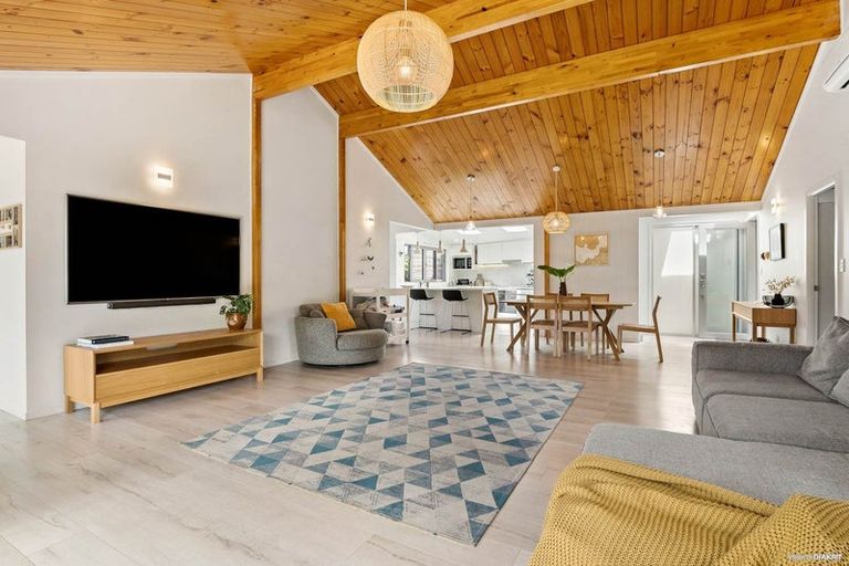 Photo of property in 17 Onepu Lane, Manly, Whangaparaoa, 0930