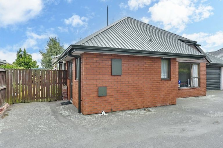 Photo of property in 1/49a Regency Crescent, Redwood, Christchurch, 8051