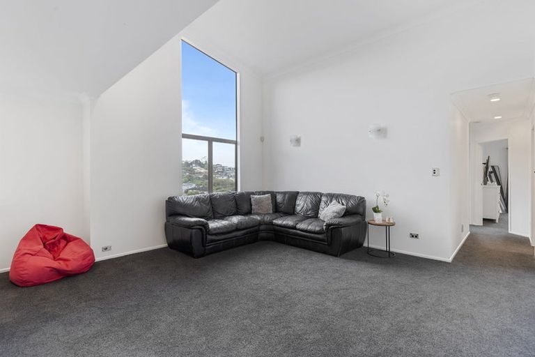 Photo of property in 73 Waldorf Crescent, Orewa, 0931