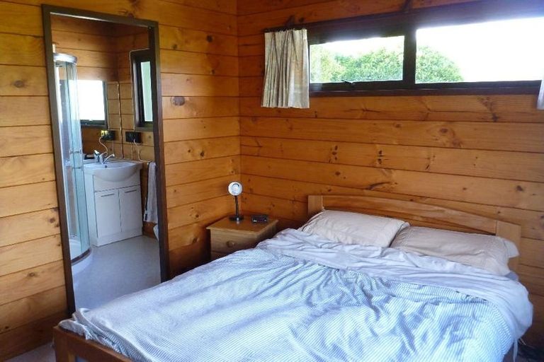 Photo of property in 16 John Witton Drive, Crofton Downs, Wellington, 6035