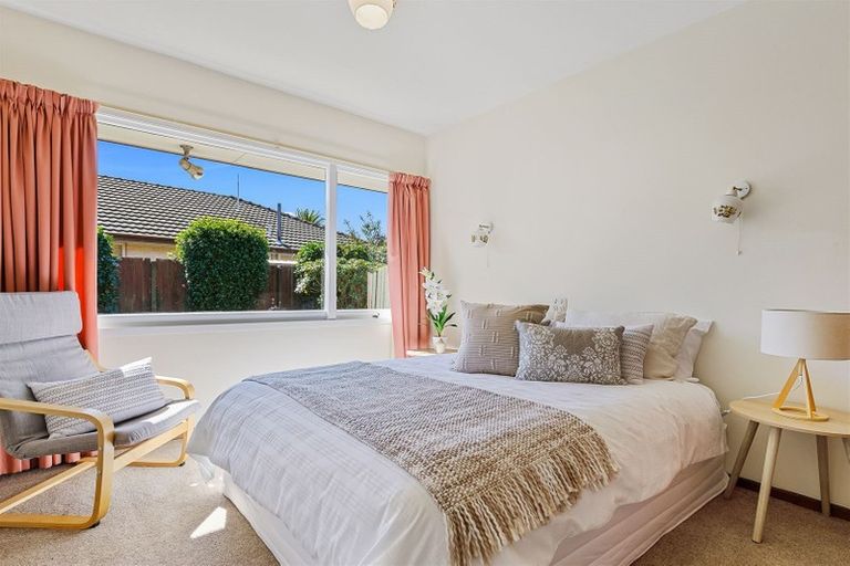 Photo of property in 2/208 Waimairi Road, Ilam, Christchurch, 8041