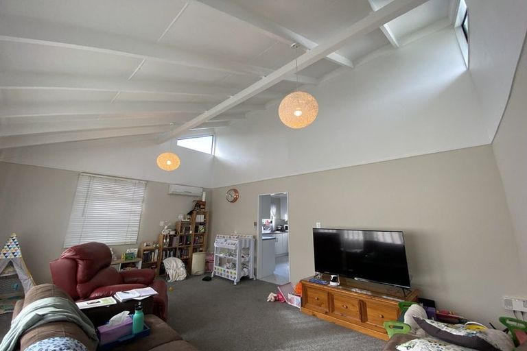 Photo of property in 3/25a Beach Road, Te Atatu Peninsula, Auckland, 0610
