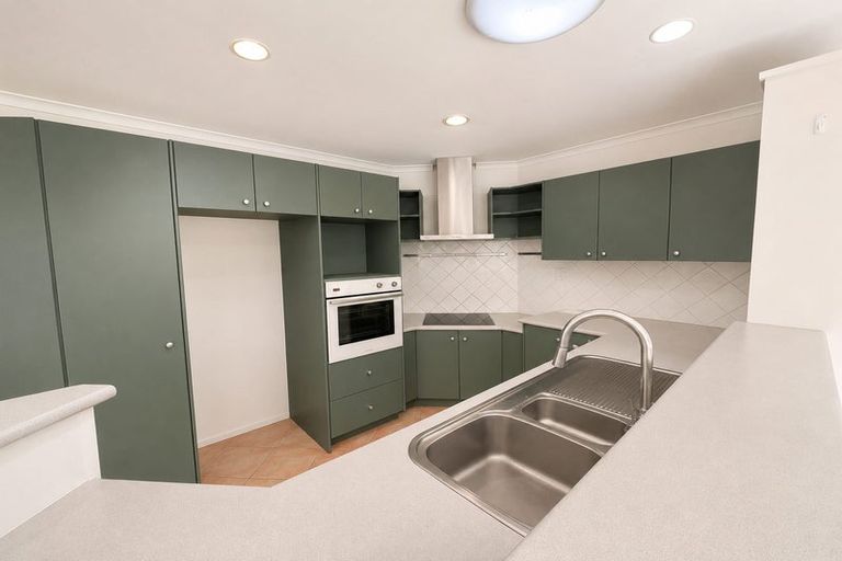 Photo of property in 143 Burswood Drive, Burswood, Auckland, 2013