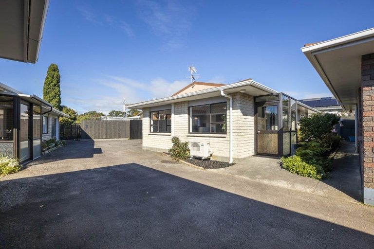 Photo of property in 13 Tukapa Street, Westown, New Plymouth, 4310