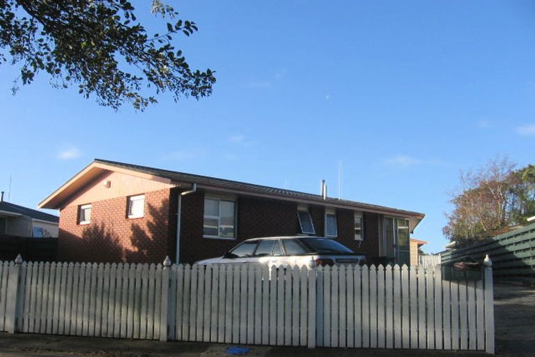 Photo of property in 28 Stillwater Place, Westbrook, Palmerston North, 4412