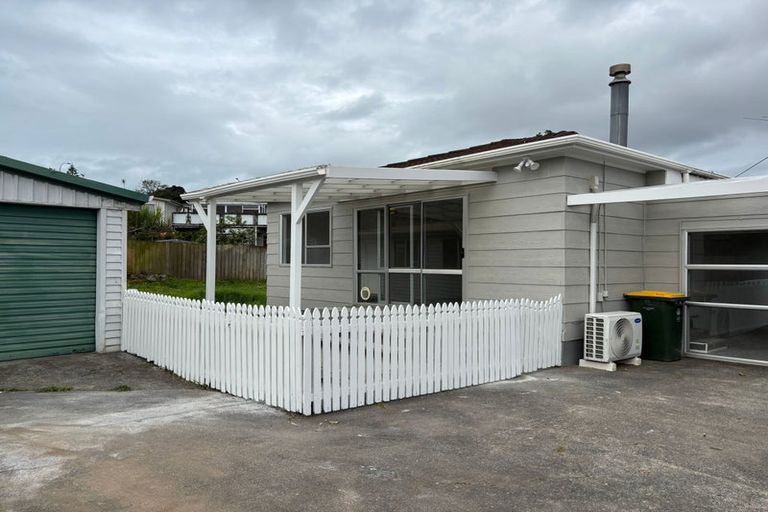 Photo of property in 2/23 Lyren Place, Half Moon Bay, Auckland, 2012