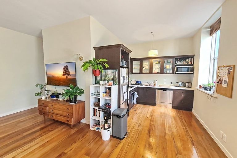 Photo of property in 1/30 Hanson Street, Mount Cook, Wellington, 6021