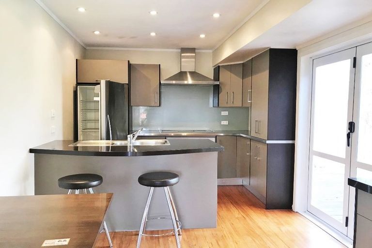 Photo of property in 2/11 Regent Street, Devonport, Auckland, 0624