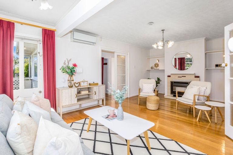 Photo of property in 45a Oxford Street, Tawa, Wellington, 5028