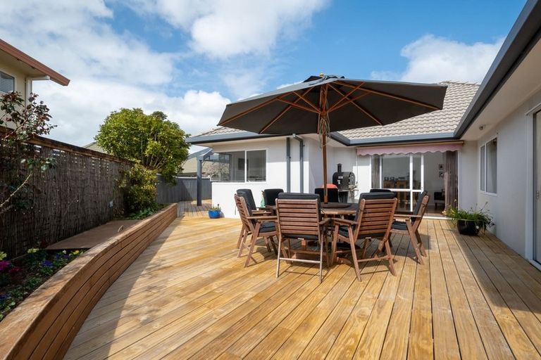 Photo of property in 39 Suncrest Drive, West Harbour, Auckland, 0618