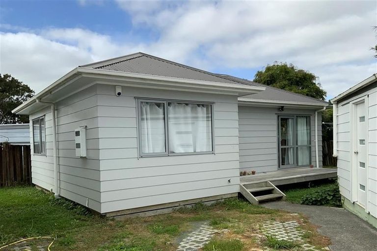 Photo of property in 9 Lisa Rise, Half Moon Bay, Auckland, 2012
