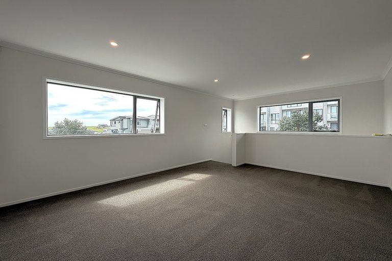 Photo of property in 63 Te Oneroa Way, Long Bay, Auckland, 0630