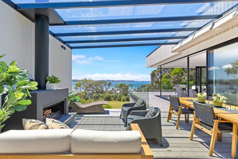 Photo of property in 17 Rangimaarie Crescent, Snells Beach, 0920