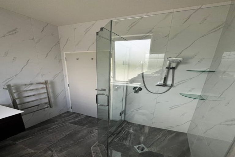 Photo of property in 12 Marae Road, Greenhithe, Auckland, 0632