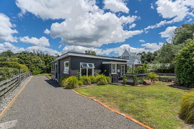 Photo of property in 24 Captain Cook Road, Cooks Beach, Whitianga, 3591