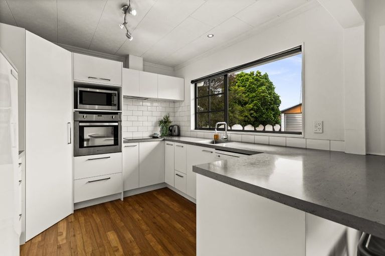 Photo of property in 10 Rush Place, Havelock North, 4130