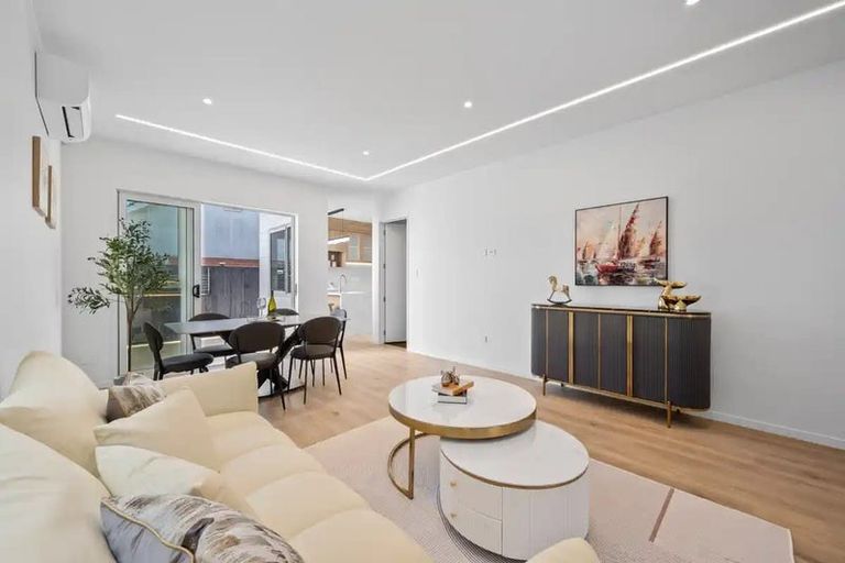 Photo of property in 9a Juliet Avenue, Howick, Auckland, 2014