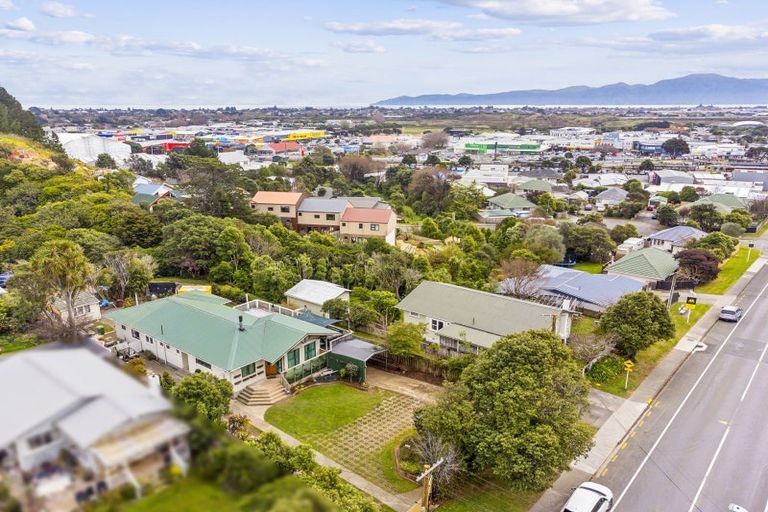 Photo of property in 36 Ruapehu Street, Paraparaumu, 5032