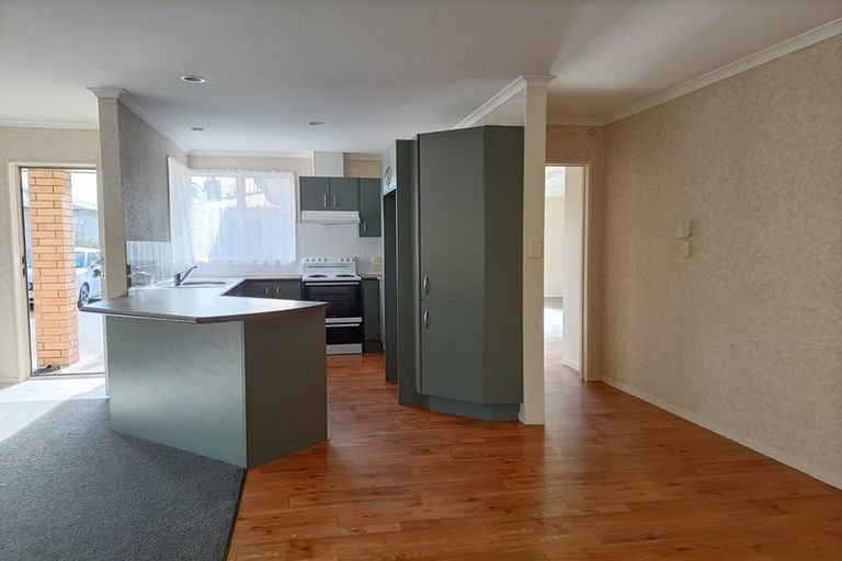 Photo of property in 7a Collie Road, Pukekohe, 2120