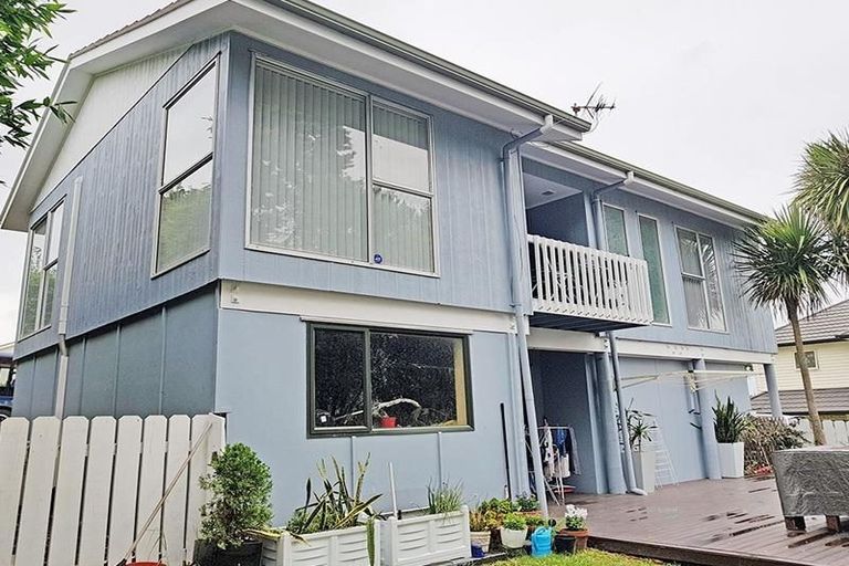 Photo of property in 4a Redoubt Road, Goodwood Heights, Auckland, 2105