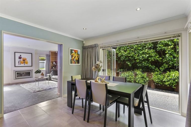 Photo of property in 7 Tranquility Rise, Mellons Bay, Auckland, 2014
