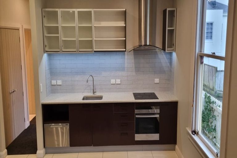 Photo of property in 17 Kensington Street, Te Aro, Wellington, 6011