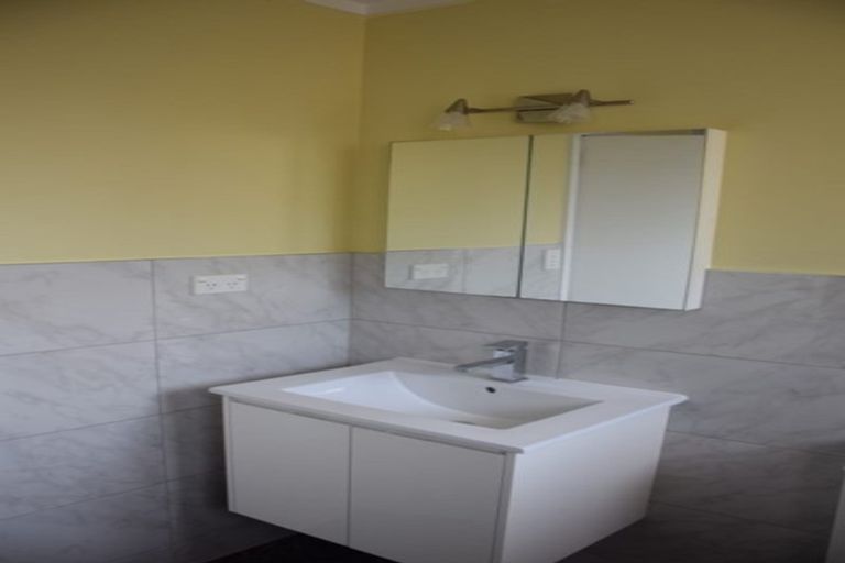 Photo of property in 24 Metcalfe Road, Ranui, Auckland, 0612