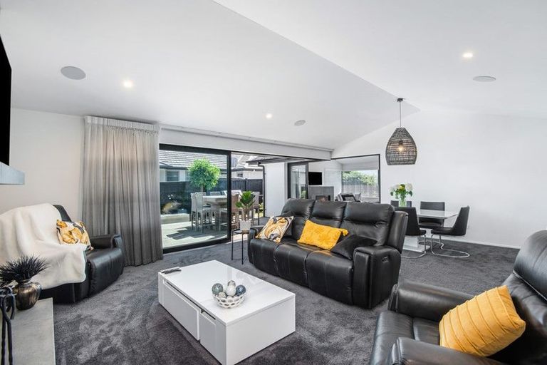 Photo of property in 87 Wingatui Road, Mosgiel, 9024