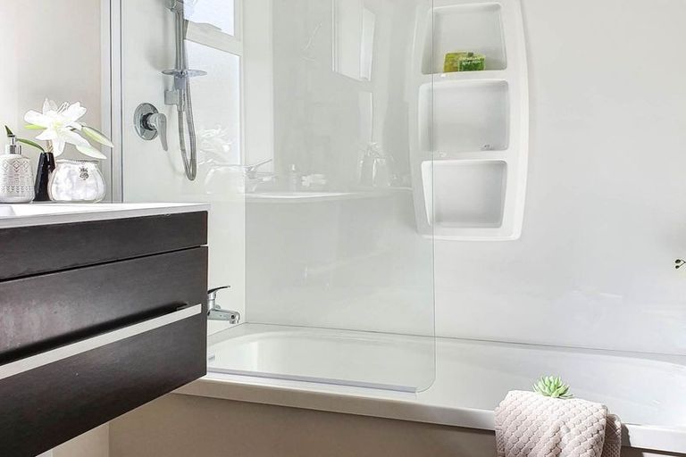 Photo of property in 6 Birdwood Road, Pukekohe, 2120