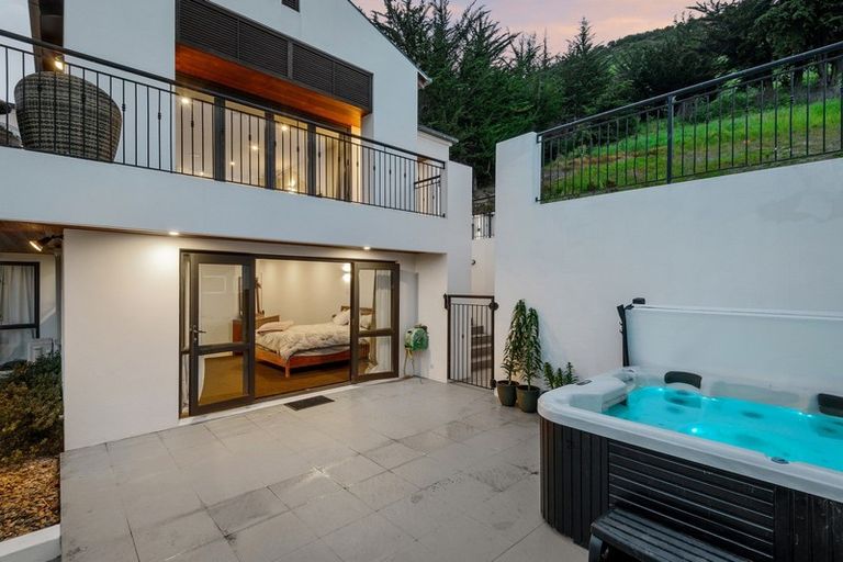 Photo of property in 10a Dalefield Drive, Cashmere, Christchurch, 8022