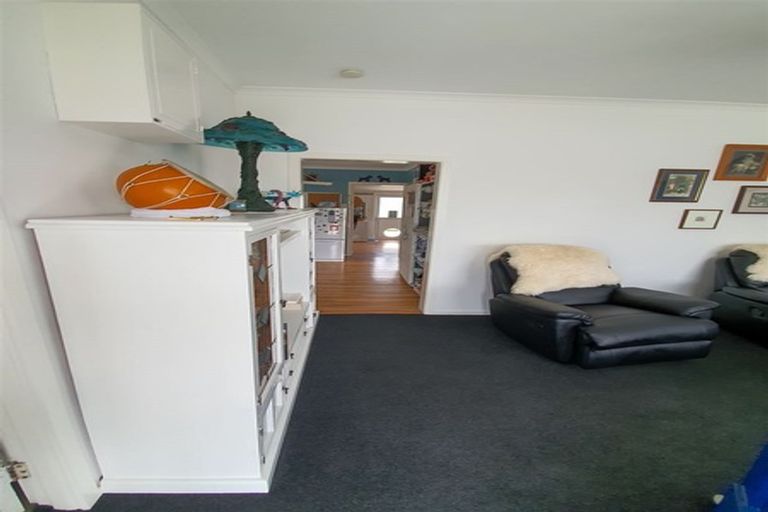 Photo of property in 4 Holmes Street, Waimate, 7924